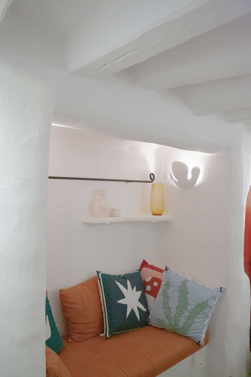 Bespoke custom made white catus lamp La Parada Ibiza Santa Gertrudis Concept Store made out of hempcrete and limestone finish by studio Jannis Schaefer